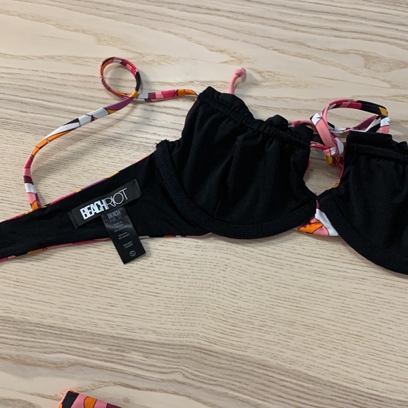 Beach Riot Bikini - Picture 7 of 10